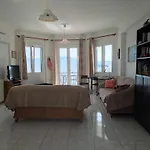 Korakias Seaview Semesterbostad Yénion
