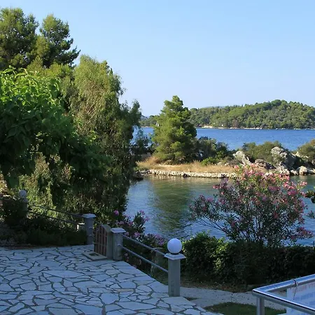 Korakias Seaview Feriehus Yénion